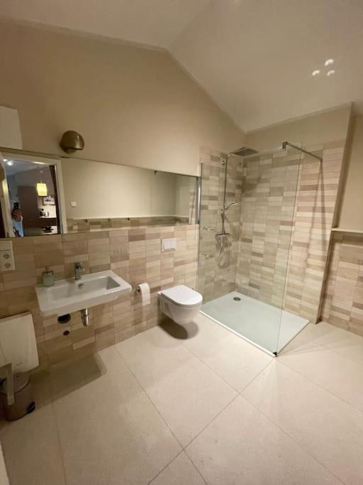 Grosse Wohnung Mit Loggia Templin Zewnętrze zdjęcie
