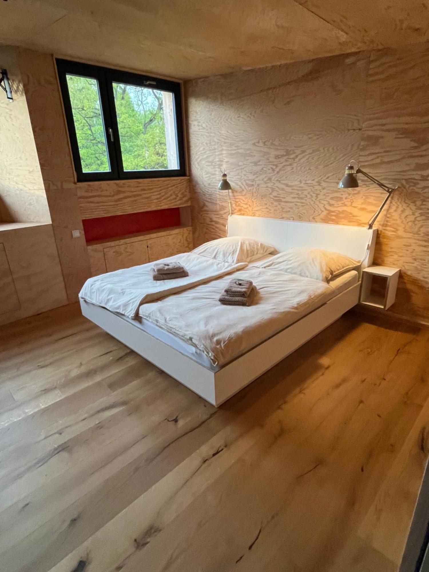 Grosse Wohnung Mit Loggia Templin Zewnętrze zdjęcie